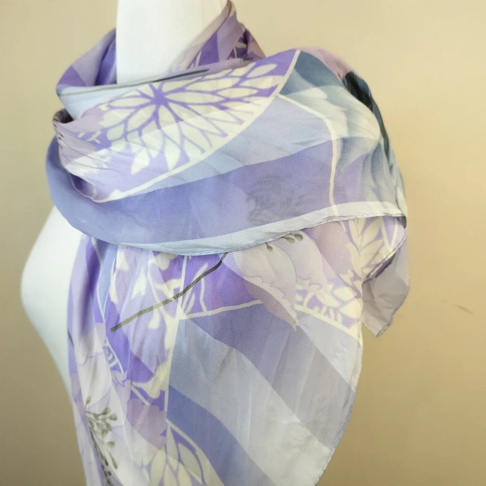 Oscar de la Renta Vintage Floral Silk Scarf 32x32 Purple Lavender Pastel